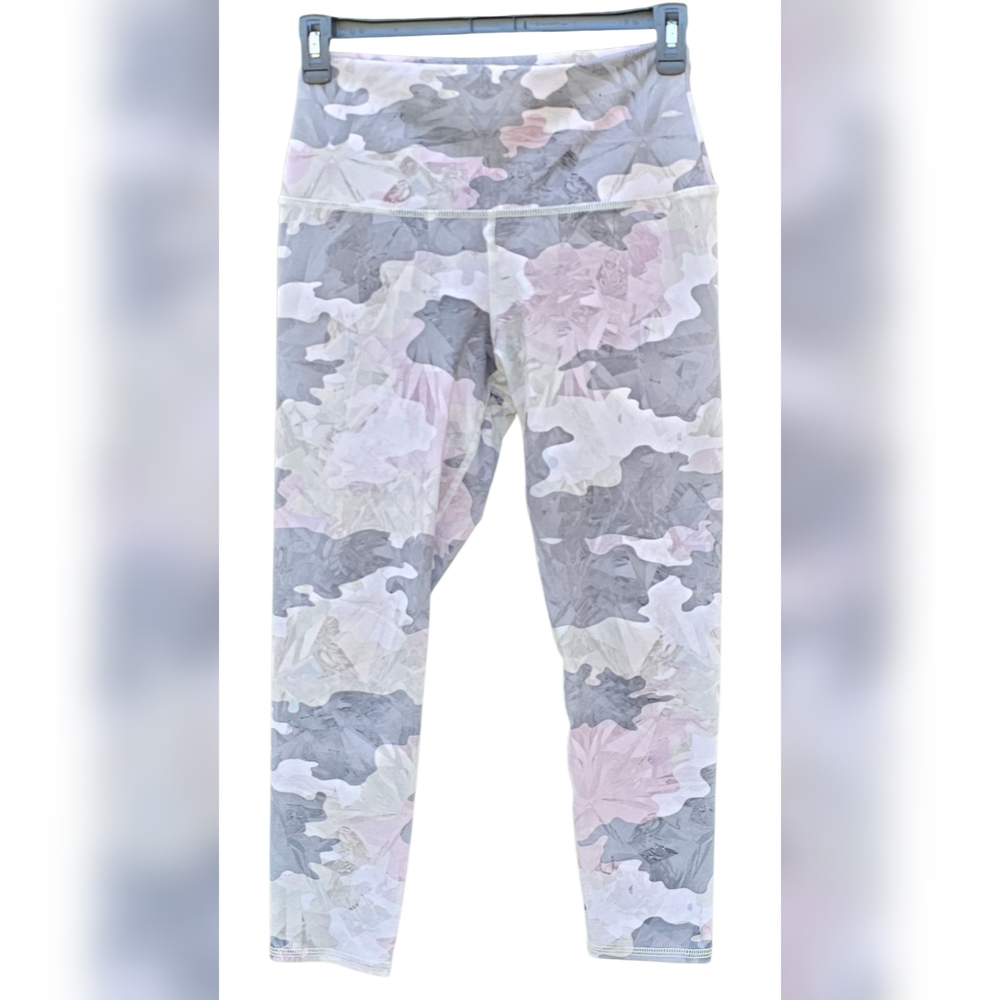 Women's High-Waist Camo Print Leggings - Pastel Gray & Pink